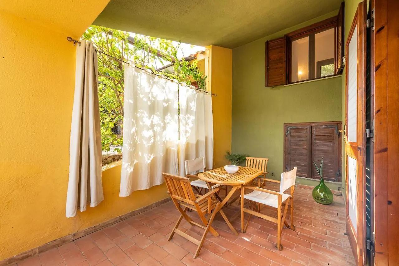 Semesterbostad Domus Carlotta Apartment With Sea View Villasimius Is Traias Italien