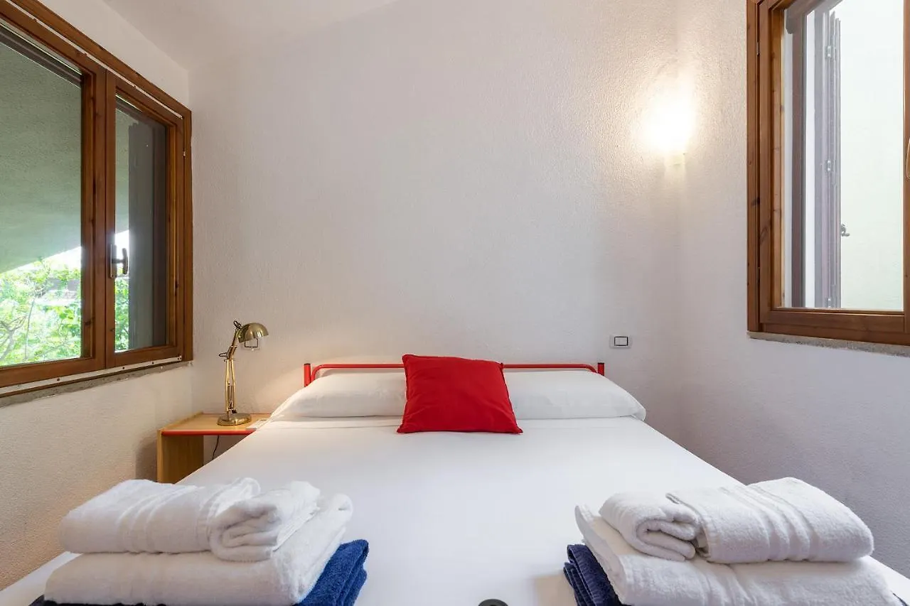 Semesterbostad Domus Carlotta Apartment With Sea View Villasimius Is Traias