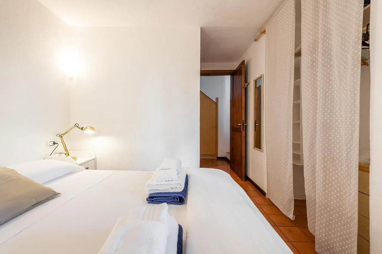 Domus Carlotta Apartment With Sea View Villasimius Is Traias Semesterbostad